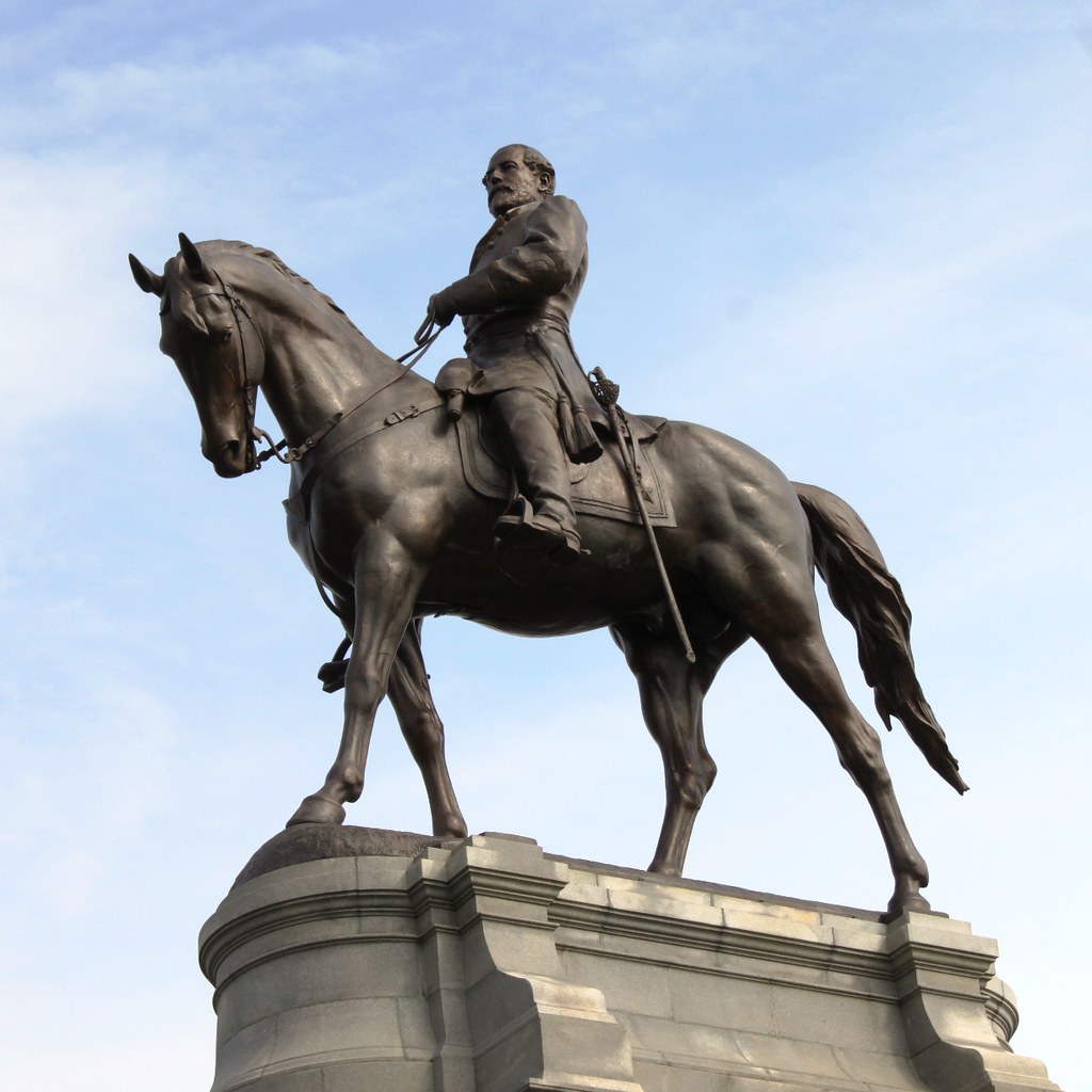 a picture of the now removed Robert E Lee statue