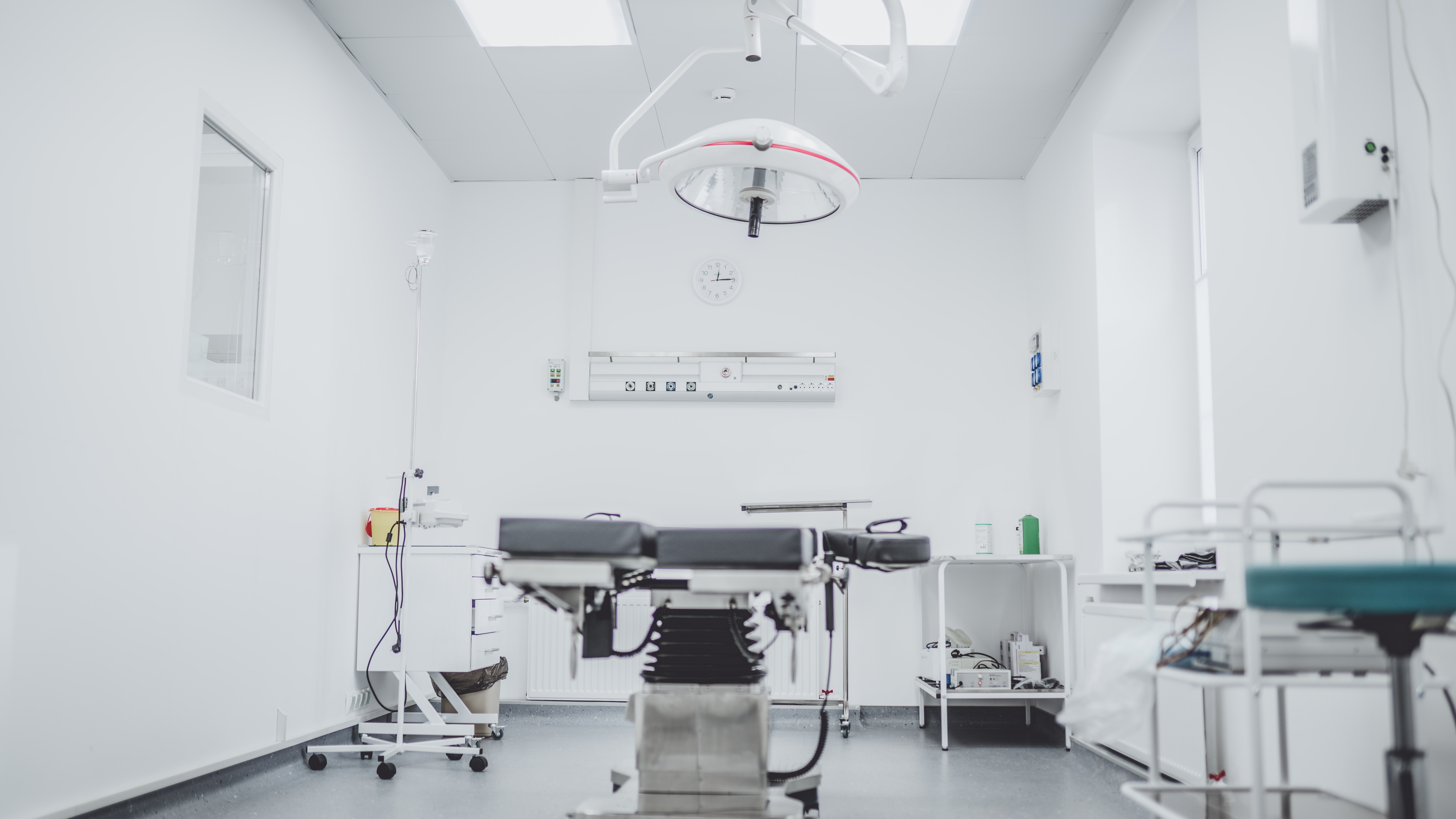 Image of an operating room