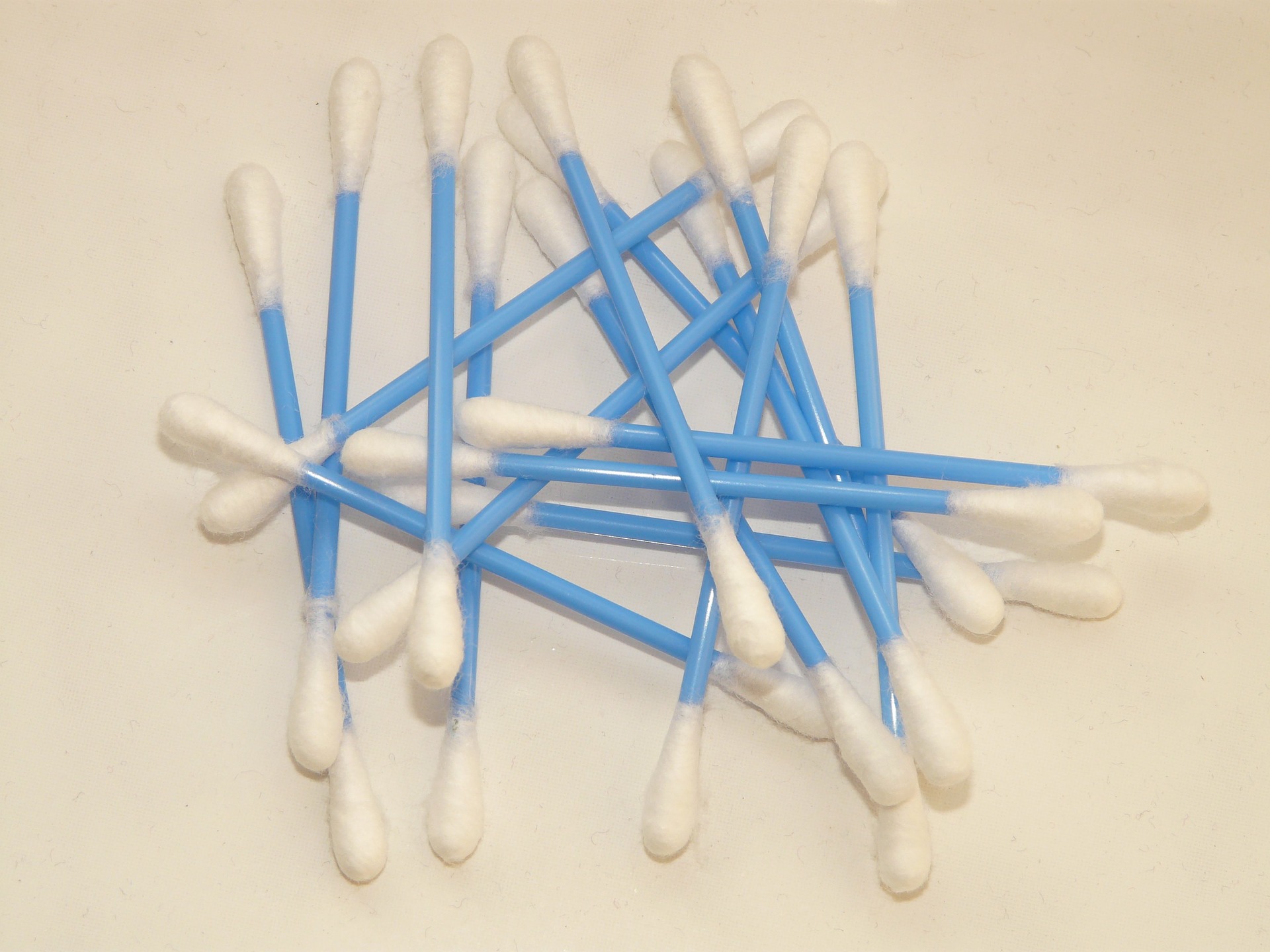 A pile of cotton swabs.