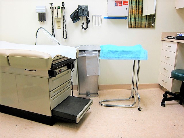 Photograph of an empty doctor's office.