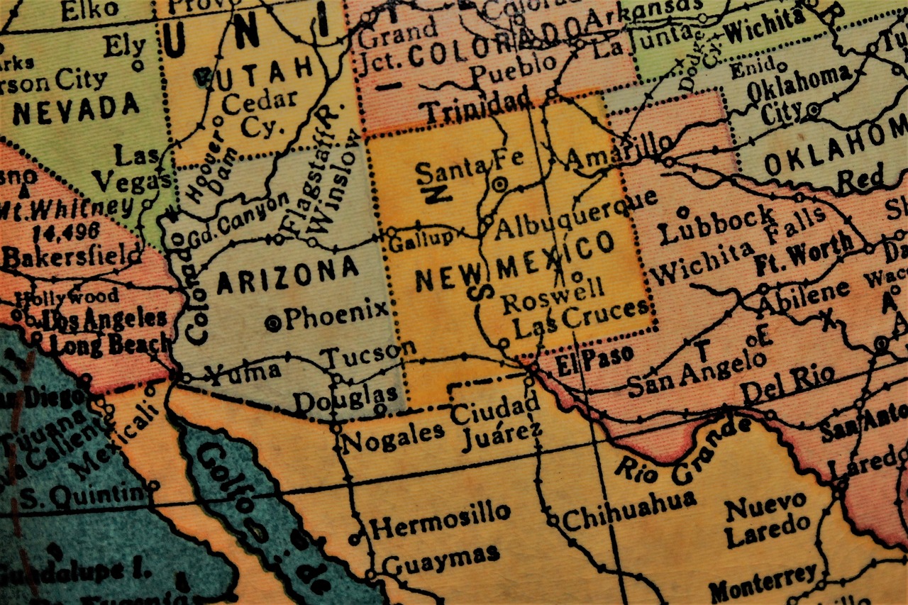 Illustration of a map of U.S.-Mexico border along the states of Texas, New Mexico, Arizona, and California. 