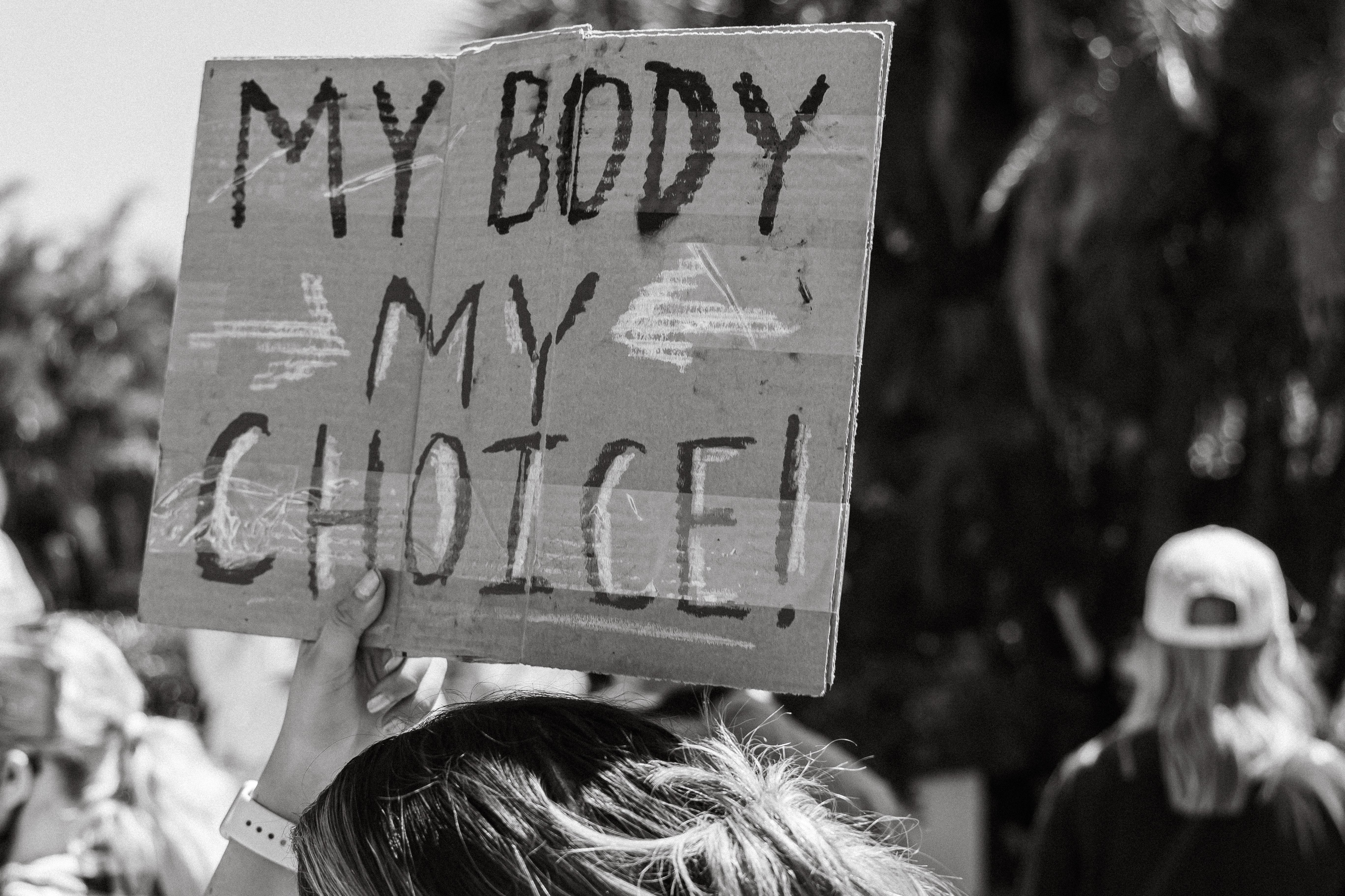 Image of a roe v. wade protest sign