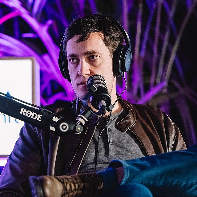 Ed Zitron, at the Experience Summit stage; Web Summit 2024