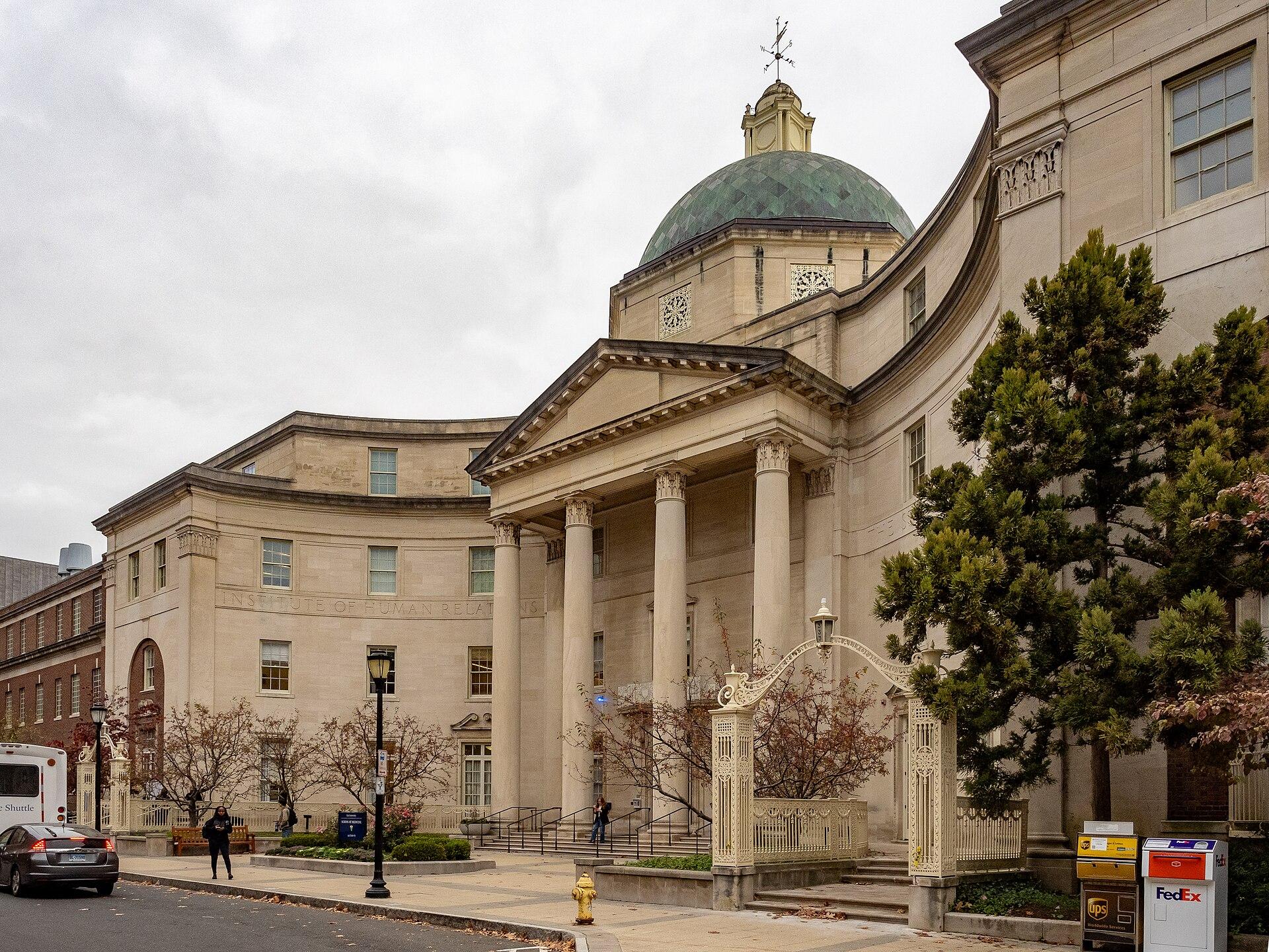 a photo of Yale School of Medicine building